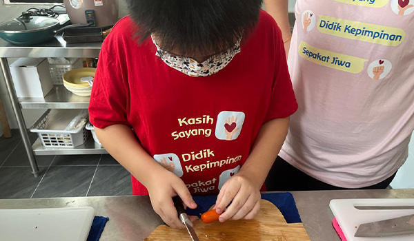 cutting-carrot-culinary-class-ok-tuition